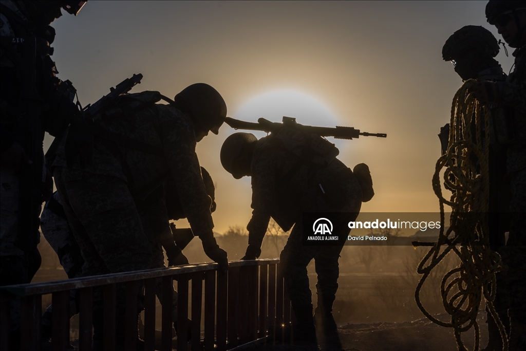 Meksika, ABD sınırına yaklaşık 10 bin asker konuşlandırdı