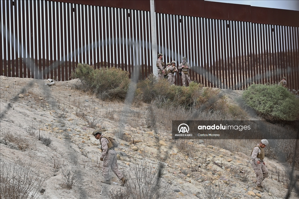 ABD askeri San Diego-Tijuana sınırı boyunca tel çekme çalışmalarına başladı