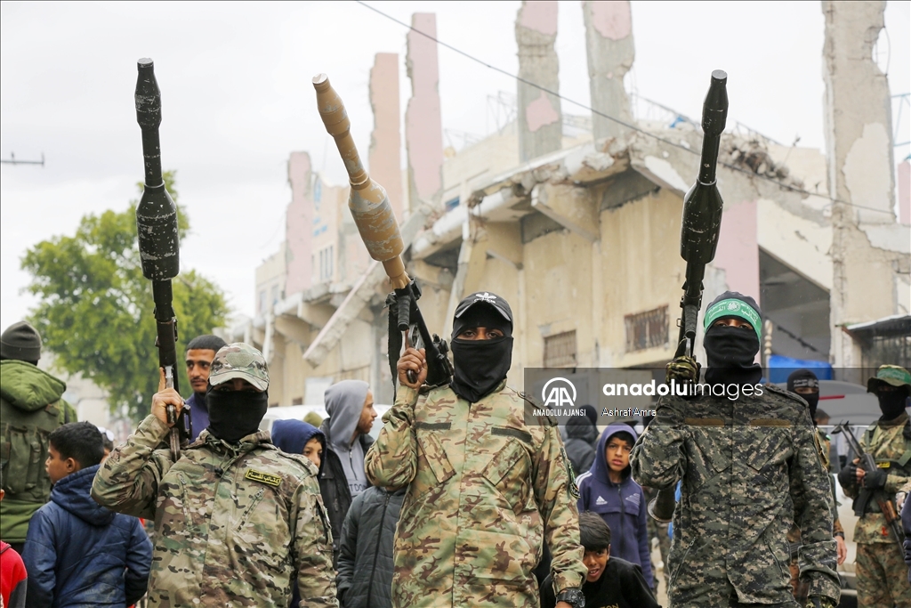 İsrail'in Gazze'ye saldırılarında hayatını kaybeden Mervan İsa'nın cenaze töreni