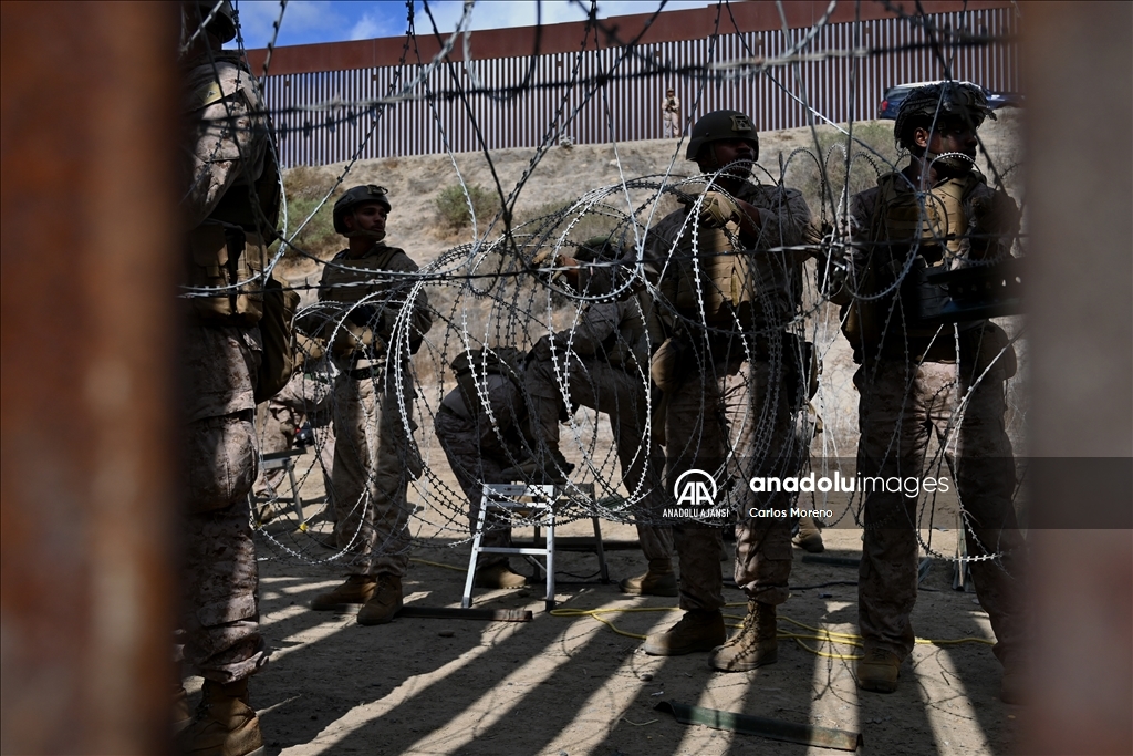 ABD askeri San Diego-Tijuana sınırı boyunca tel çekme çalışmalarına başladı
