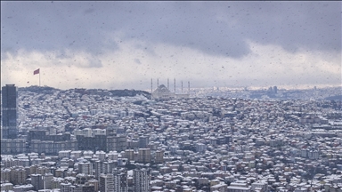 İstanbul'da kar yağışı aralıklarla sürüyor