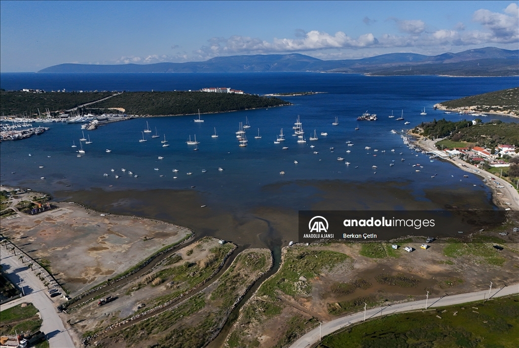 Seferihisar'da deniz yaklaşık 200 metre çekildi