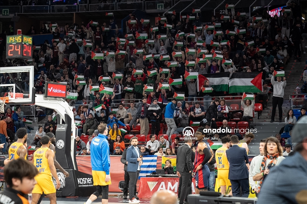Basklılar Baskonia-Maccabi Tel Aviv basketbol maçında İsrail'i protesto etti