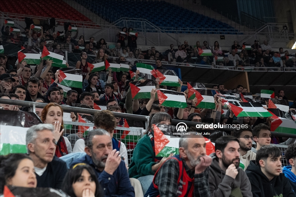 Basklılar Baskonia-Maccabi Tel Aviv basketbol maçında İsrail'i protesto etti