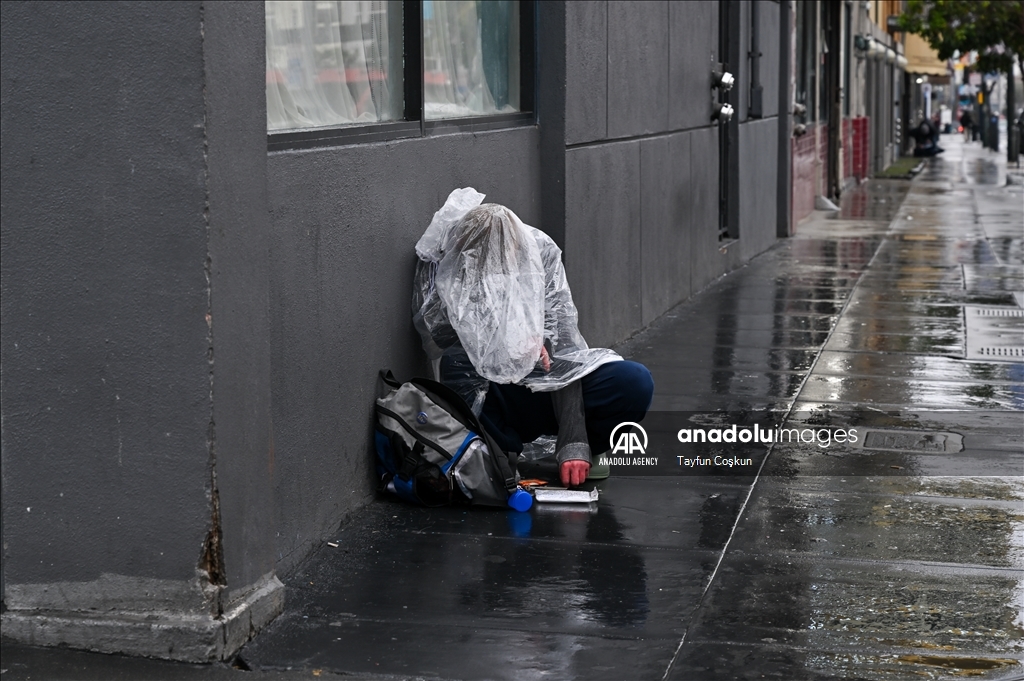 Бездомные в Сан-Франциско продолжают бороться с последствиями дождей