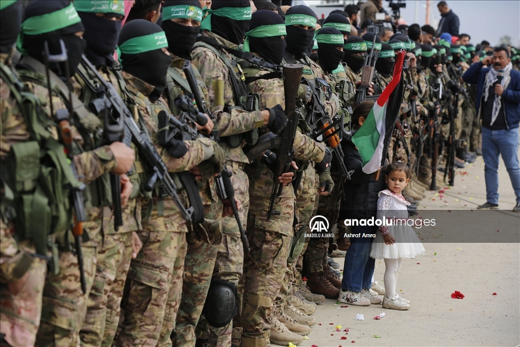 Hamas, Gazze Şeridi'ndeki 3 İsrailli erkek esiri Kızılhaç'a teslim etti