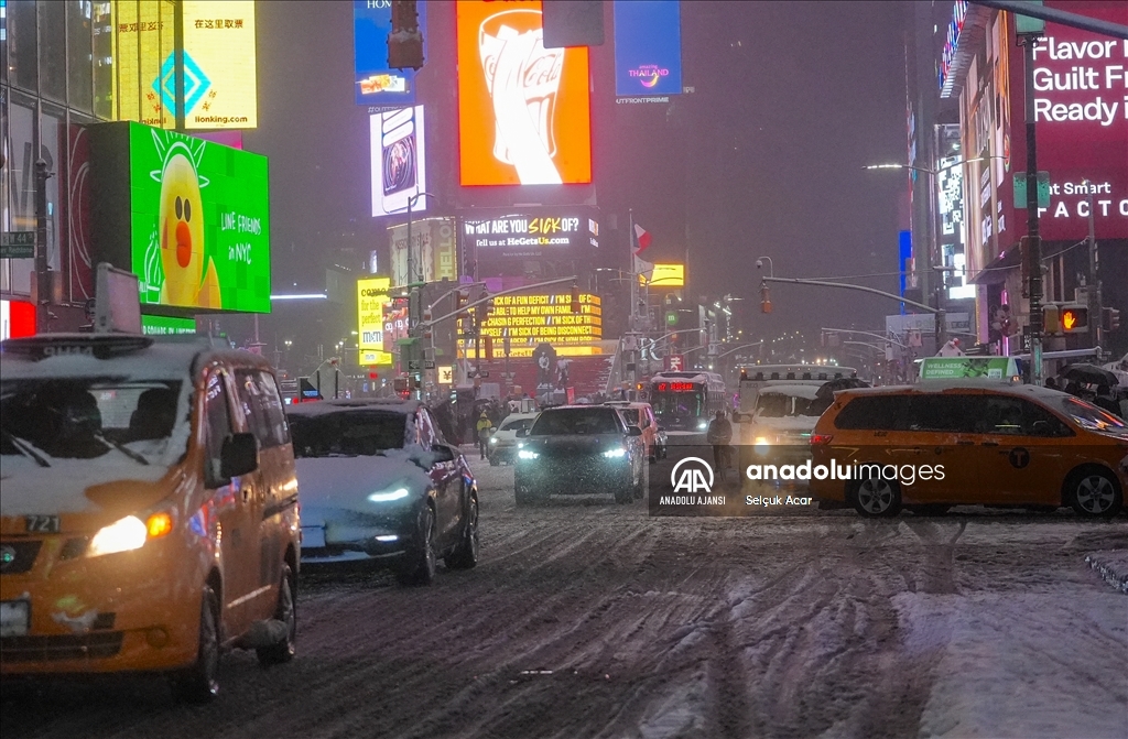New York'ta kar yağışı etkili oldu