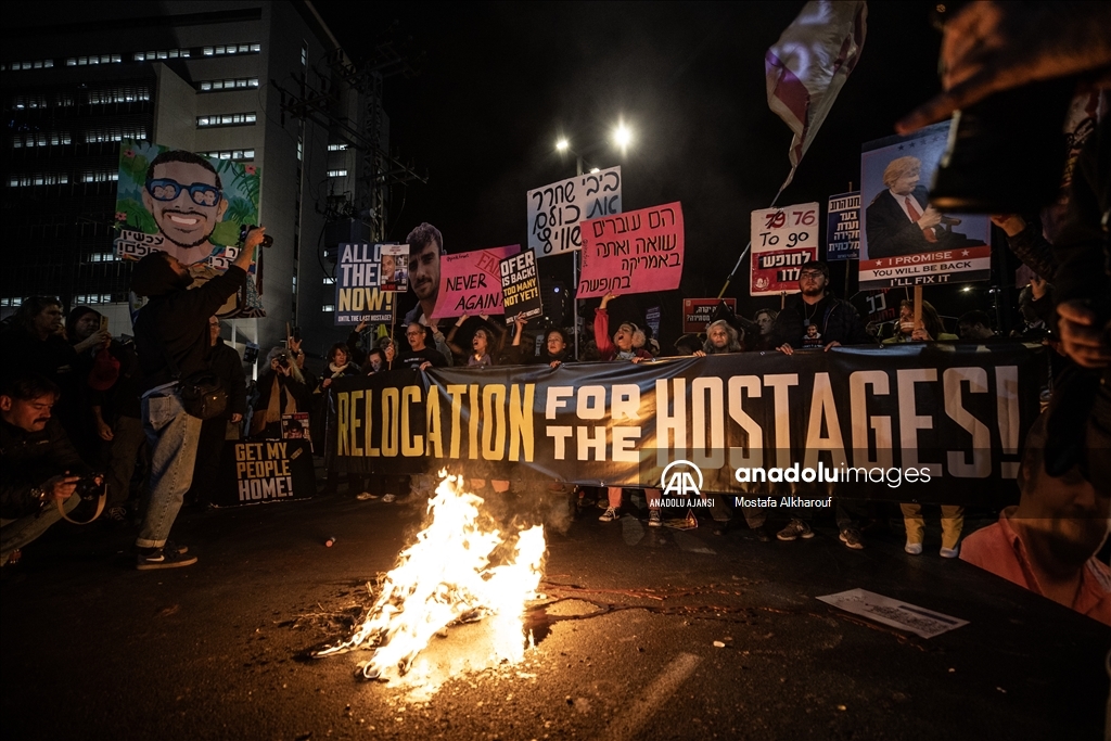 Ateşkesin kalıcı olması talebiyle Tel Aviv'de gösteri düzenlendi