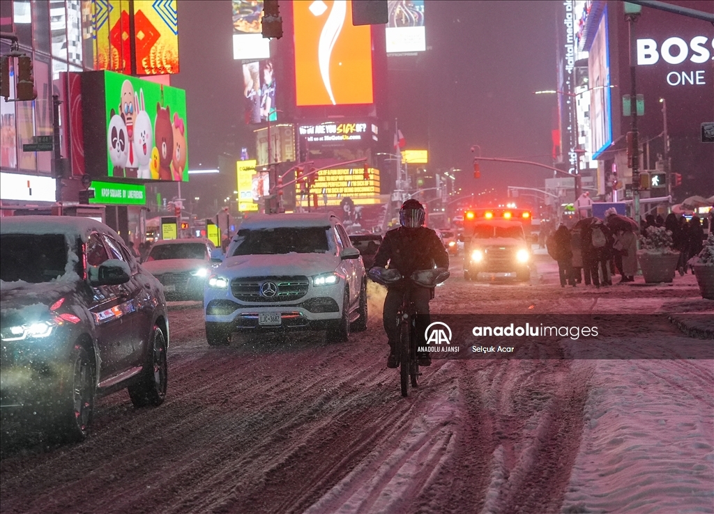 New York'ta kar yağışı etkili oldu