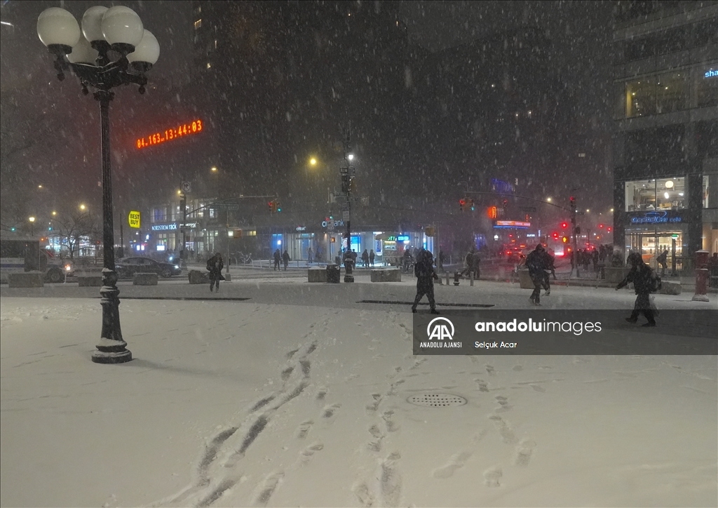 New York'ta kar yağışı etkili oldu
