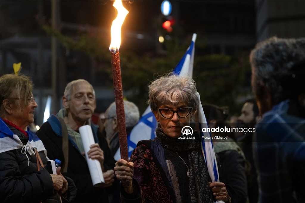 Ateşkesin kalıcı olması talebiyle Tel Aviv'de gösteri düzenlendi
