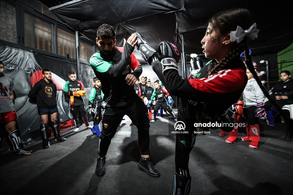 Filistinli çocuklar savunma sporlarına ilgi gösteriyor