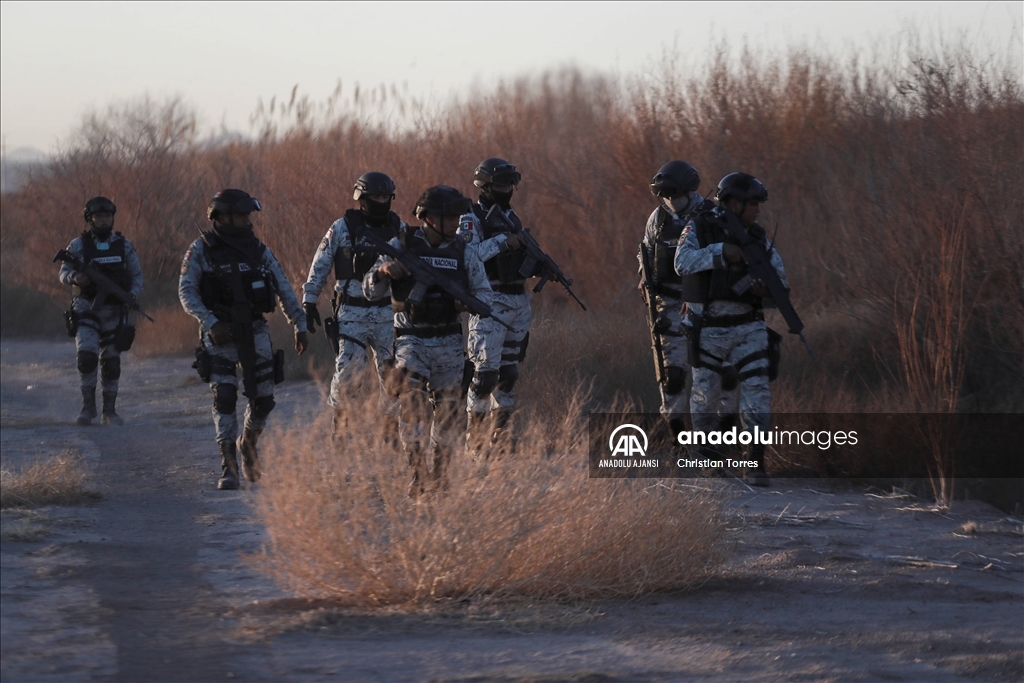 Meksika'nın gümrük vergisi duraklamasının ardından ABD sınırına gönderdiği askerler devriye gezmeye başladı