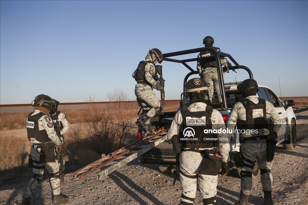 Meksika'nın gümrük vergisi duraklamasının ardından ABD sınırına gönderdiği askerler devriye gezmeye başladı