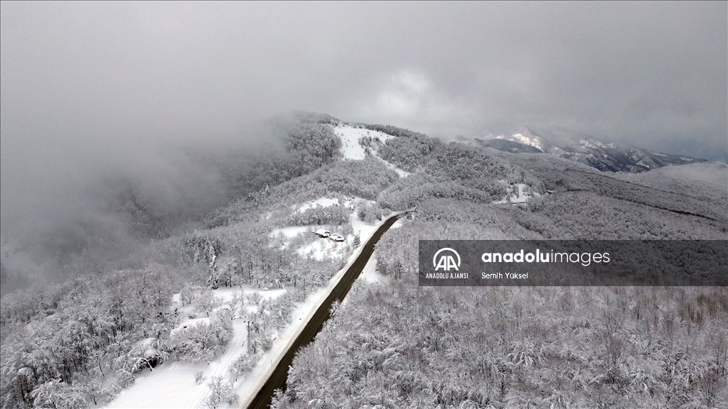 Kastamonu'da kar yağışının ardından oluşan manzara dron ile görüntülendi