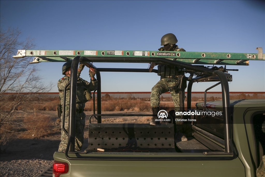 Meksika'nın gümrük vergisi duraklamasının ardından ABD sınırına gönderdiği askerler devriye gezmeye başladı
