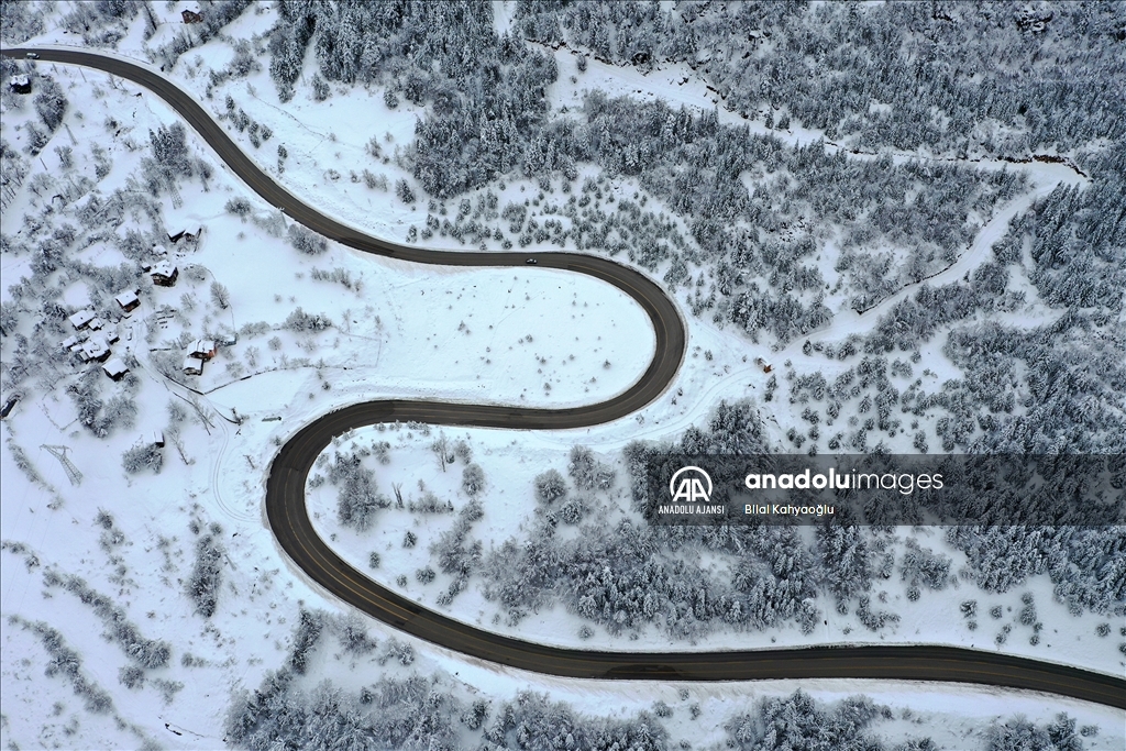 Kastamonu'da kar yağışının ardından oluşan manzara dron ile görüntülendi