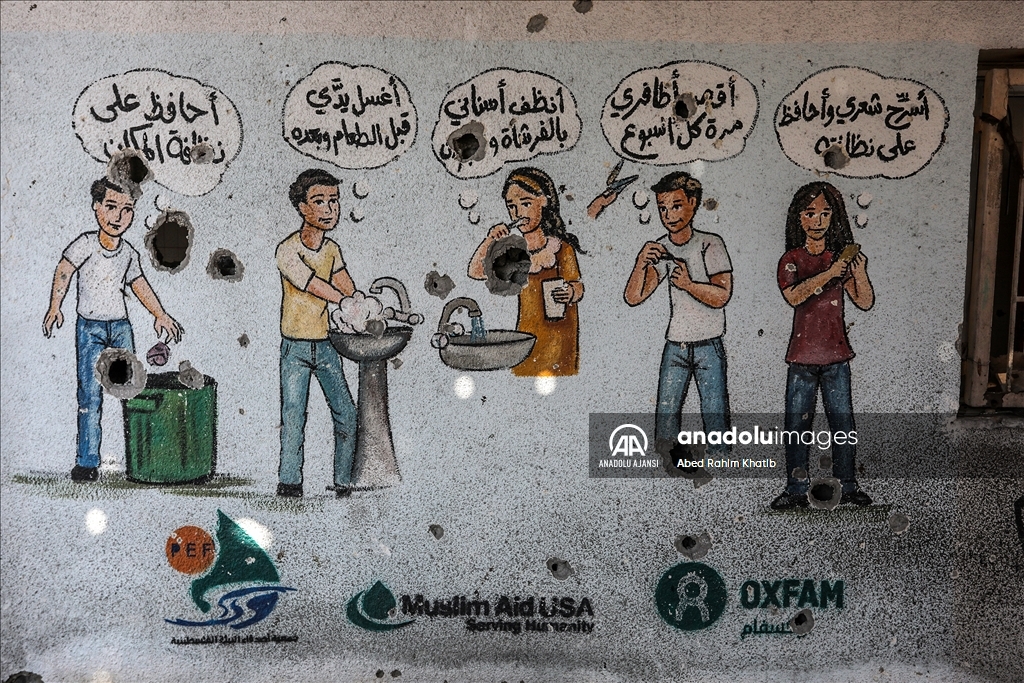 Ateşkesin ardından Gazze'deki okullar, eğitimin yeniden başlaması için onarılıyor