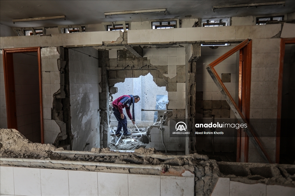 Ateşkesin ardından Gazze'deki okullar, eğitimin yeniden başlaması için onarılıyor