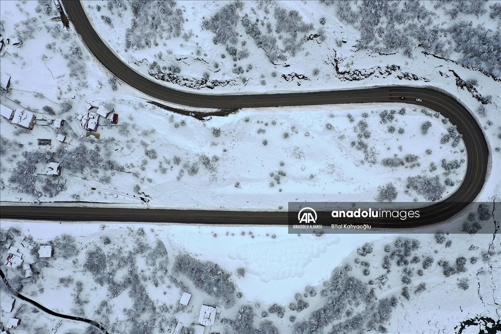 Kastamonu'da kar yağışının ardından oluşan manzara dron ile görüntülendi
