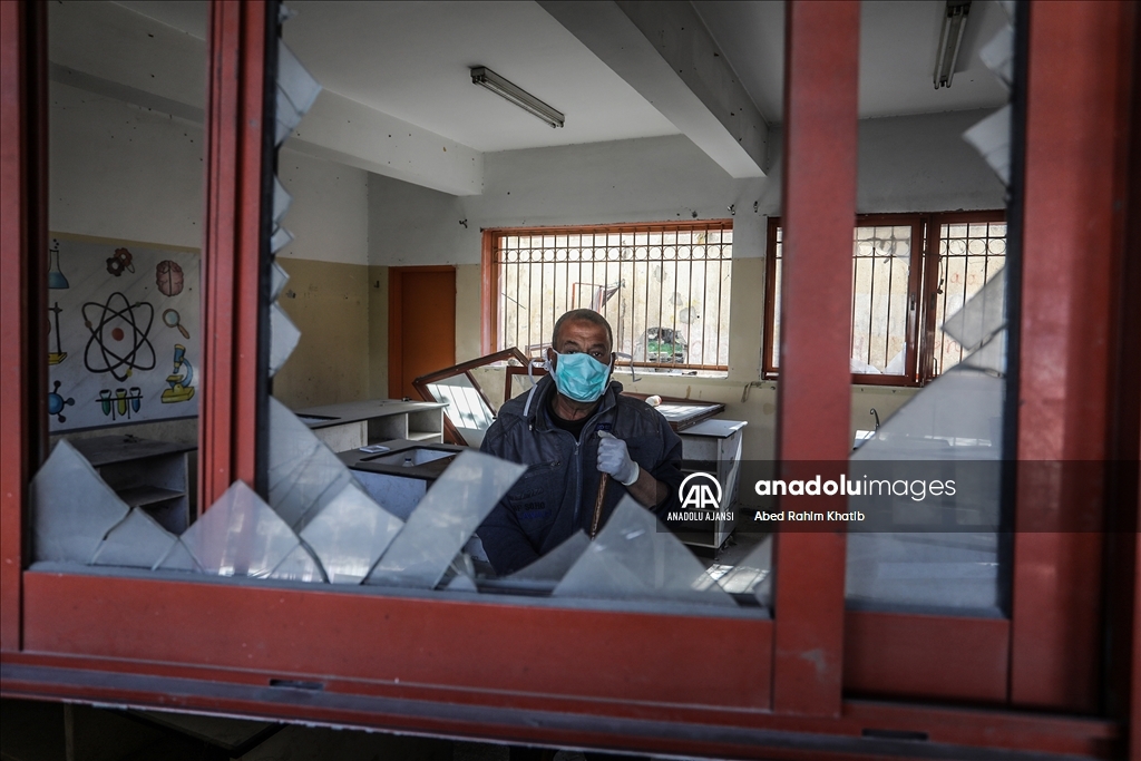 Ateşkesin ardından Gazze'deki okullar, eğitimin yeniden başlaması için onarılıyor