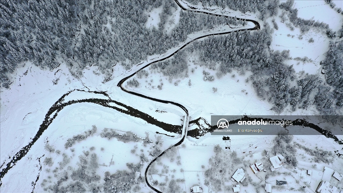 Kastamonu'da kar yağışının ardından oluşan manzara dron ile görüntülendi