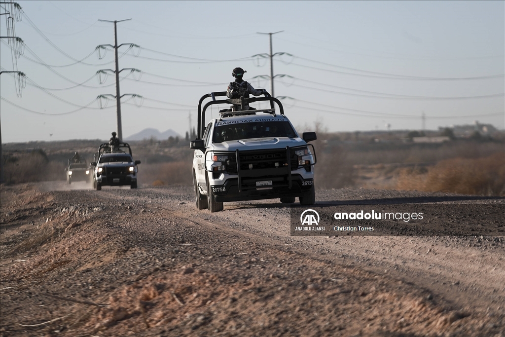 Meksika'nın gümrük vergisi duraklamasının ardından ABD sınırına gönderdiği askerler devriye gezmeye başladı
