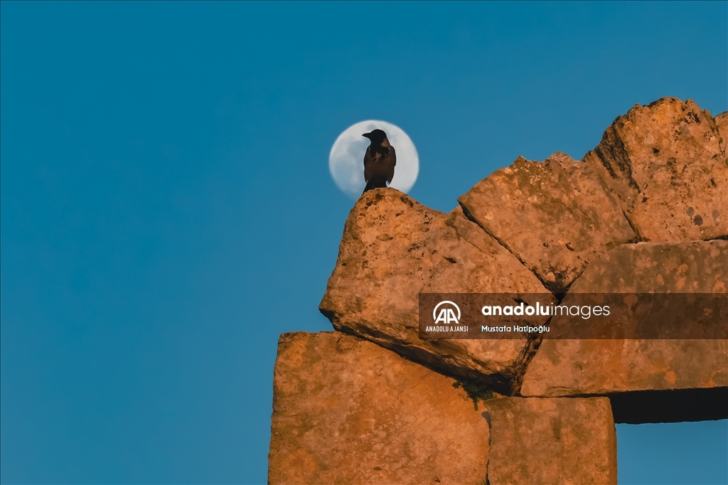 Side Antik Kenti ay ile görüntülendi