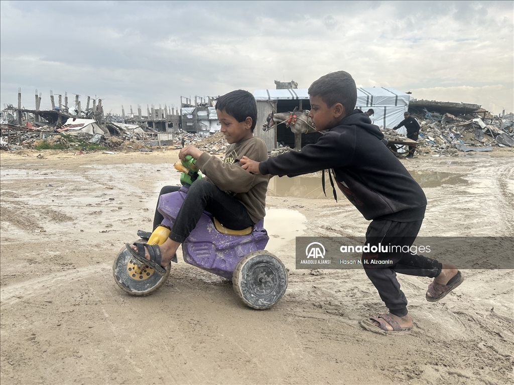 Gazze'de günlük yaşam zor şartlar altında devam ediyor