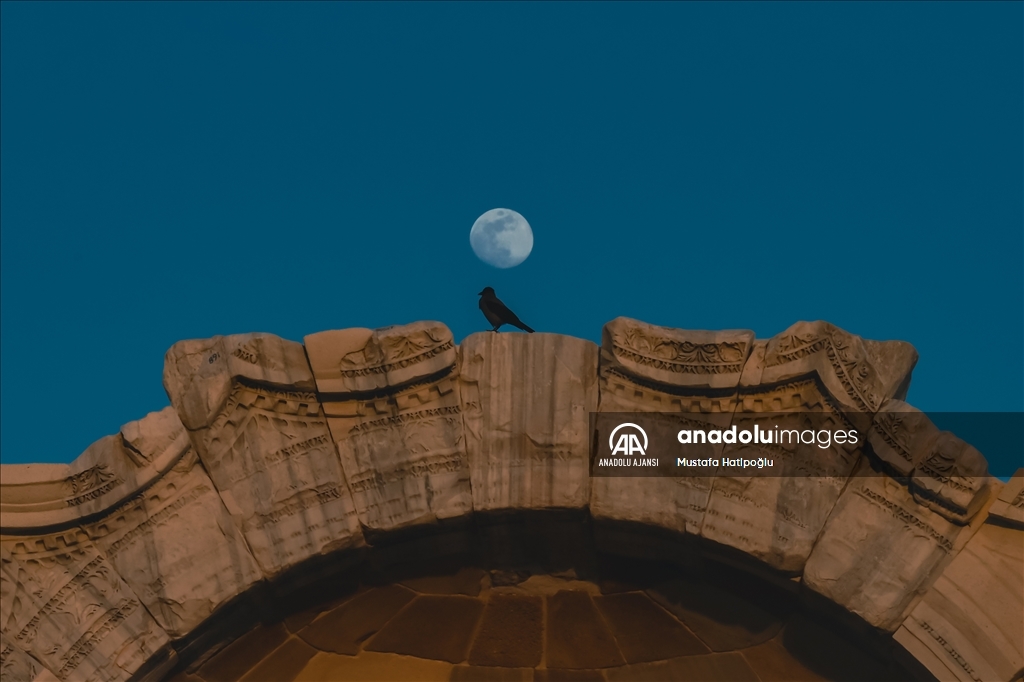 Side Antik Kenti ay ile görüntülendi