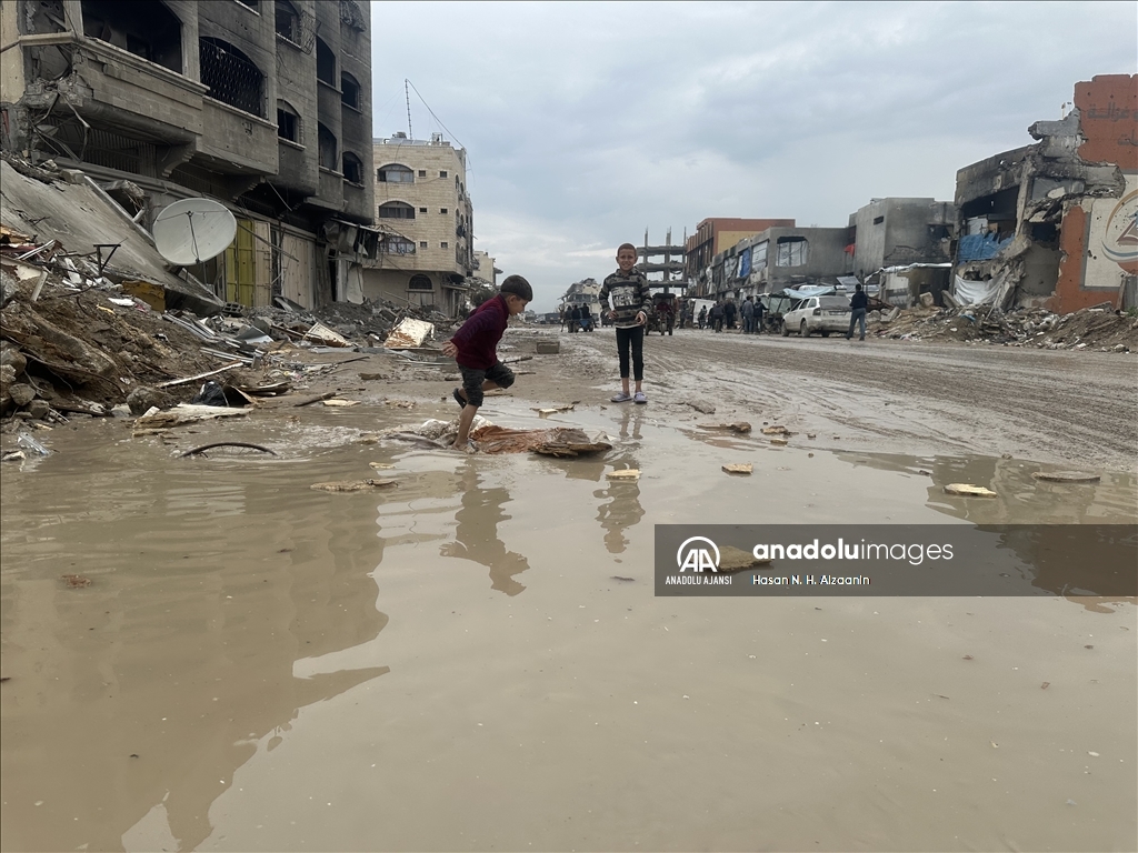Gazze'de günlük yaşam zor şartlar altında devam ediyor