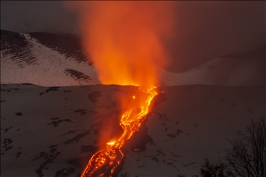 Nastavlja se erupcija Etne