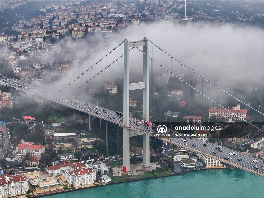 İstanbul'da bazı bölgelerde sis etkili oluyor