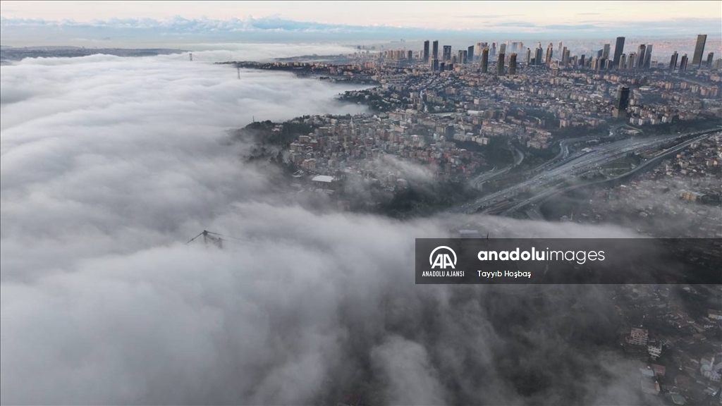 İstanbul'da bazı bölgelerde sis etkili oluyor