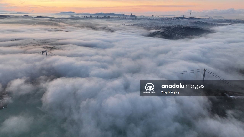İstanbul'da bazı bölgelerde sis etkili oluyor