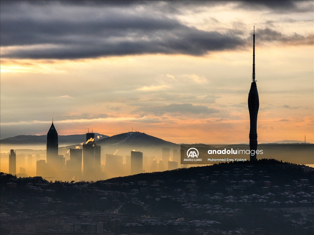 İstanbul'da bazı bölgelerde sis etkili oluyor