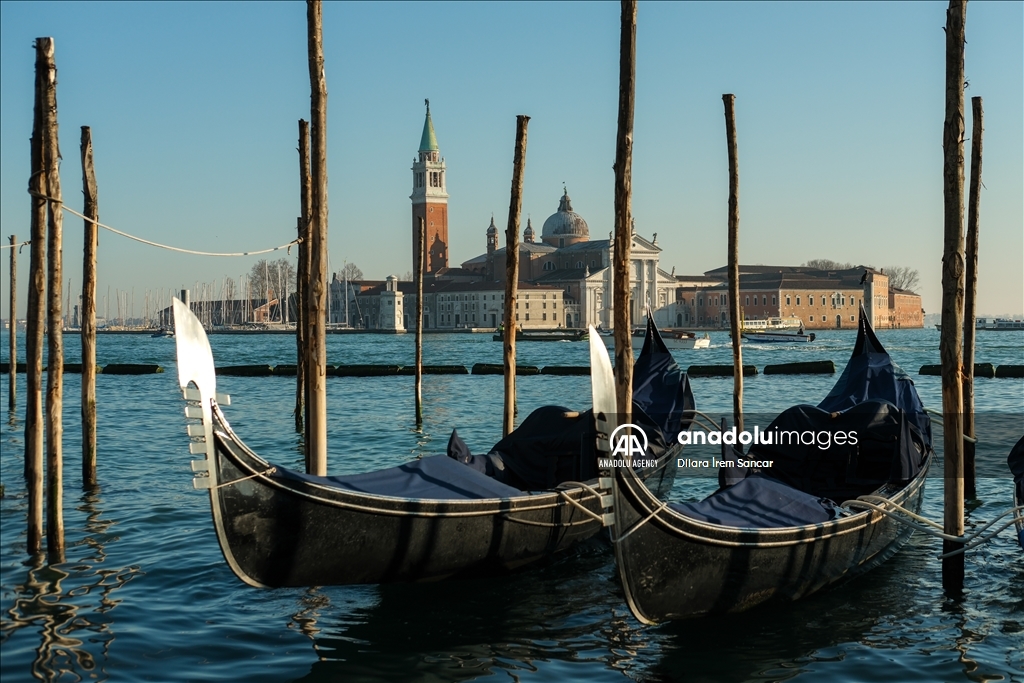 Venice: Daily Life and Culture