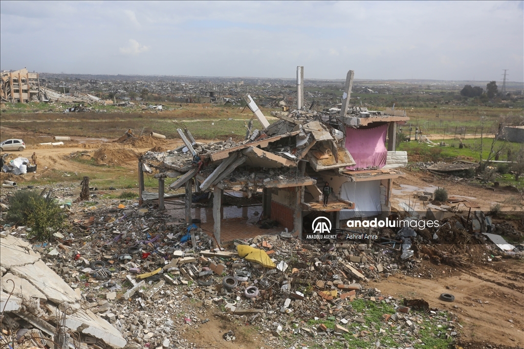 Daily life amid the ruins following ceasefire in Gaza