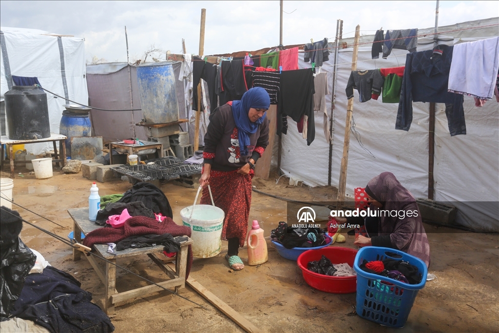 Daily life amid the ruins following ceasefire in Gaza