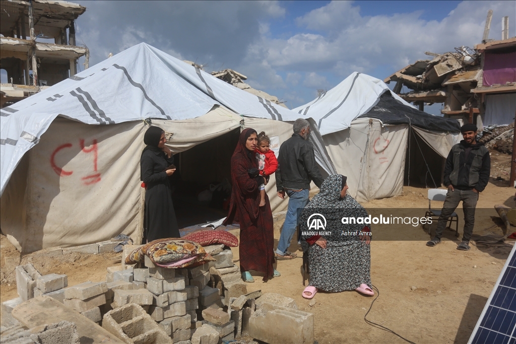 Daily life amid the ruins following ceasefire in Gaza