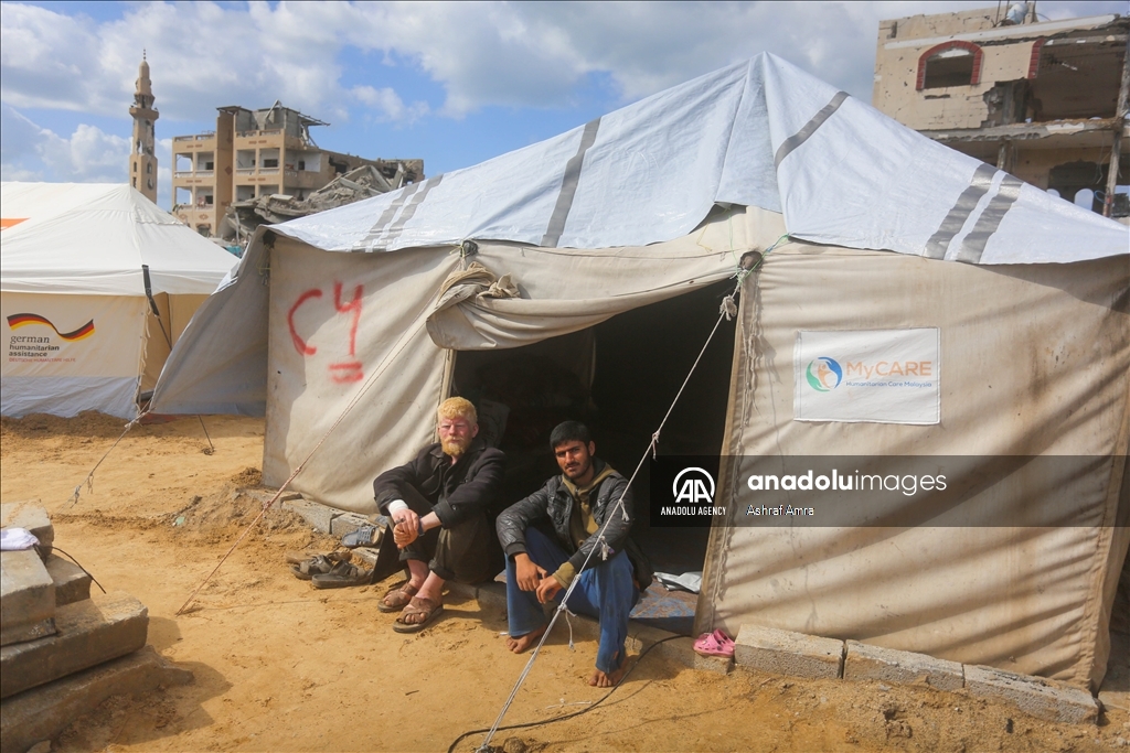 Daily life amid the ruins following ceasefire in Gaza