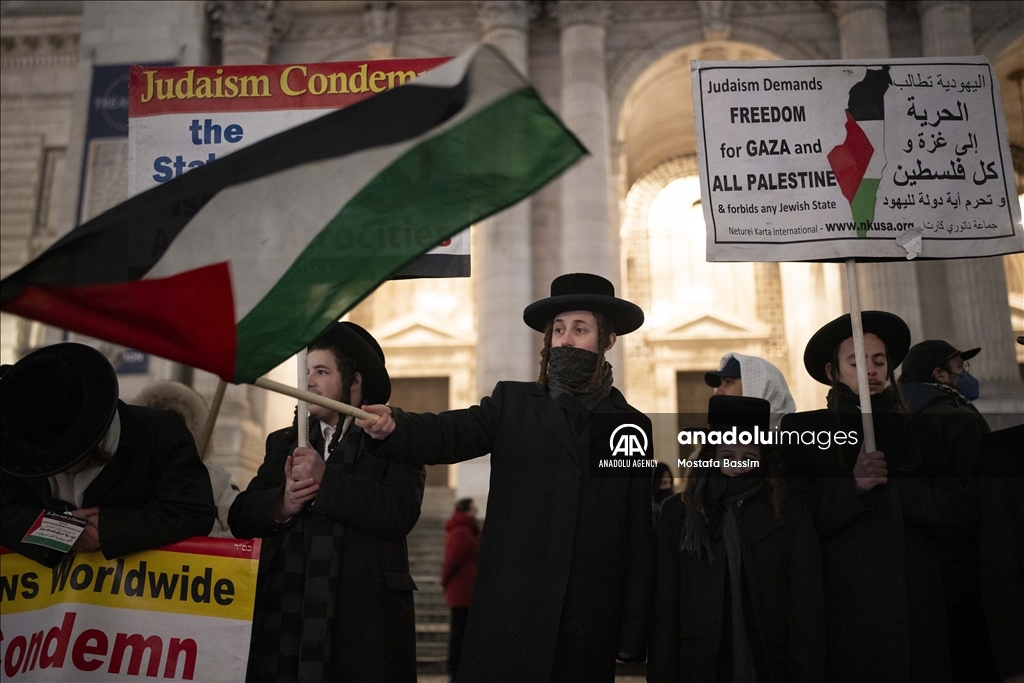 Pro-Palestinian demonstrators rally against Trump’s Gaza plan in New York