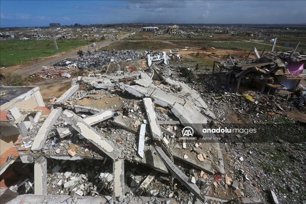 Daily life amid the ruins following ceasefire in Gaza