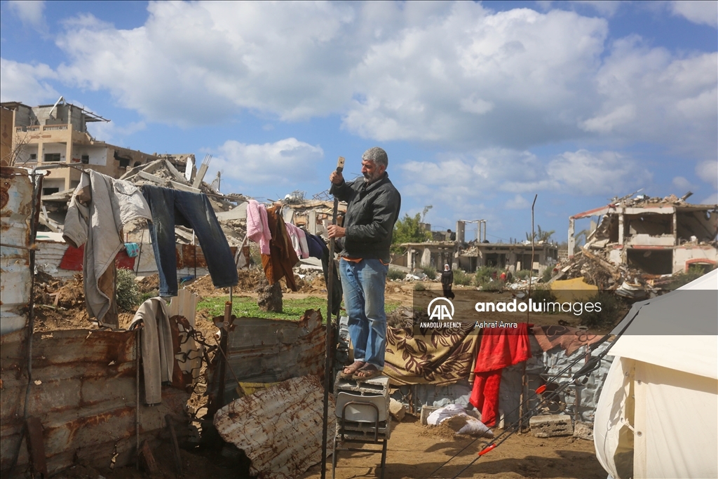 Daily life amid the ruins following ceasefire in Gaza