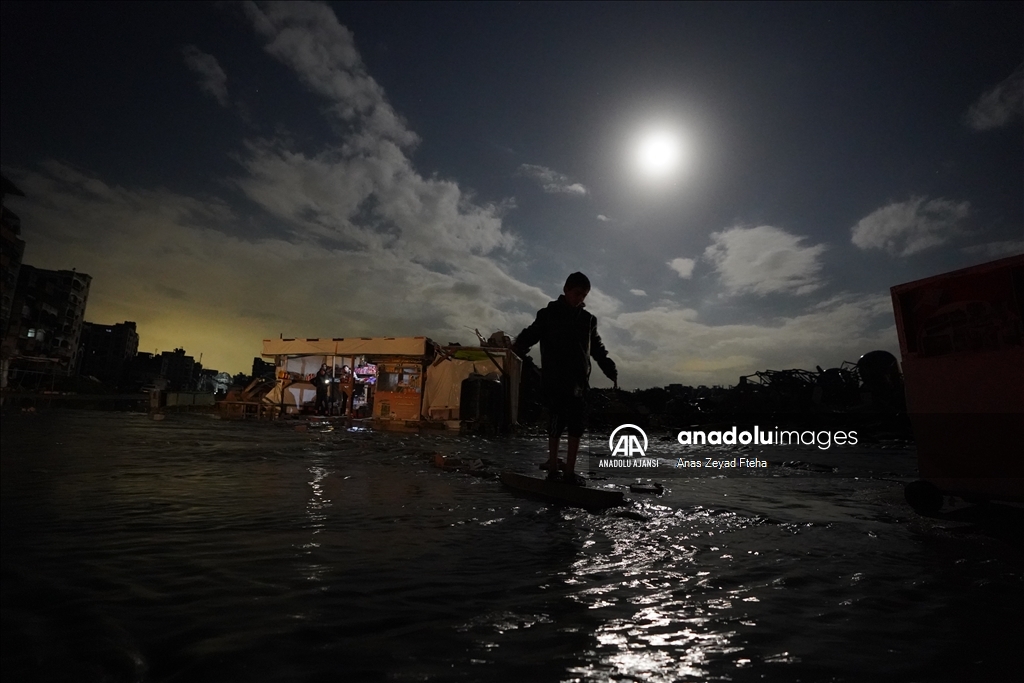 Ateşkesin ardından Gazze'de soğuk hava koşulları Filistinlileri olumsuz etkiliyor