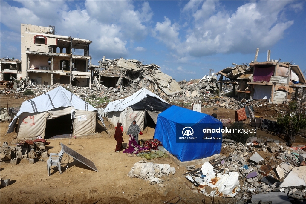 Daily life amid the ruins following ceasefire in Gaza