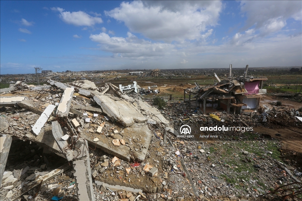 Daily life amid the ruins following ceasefire in Gaza