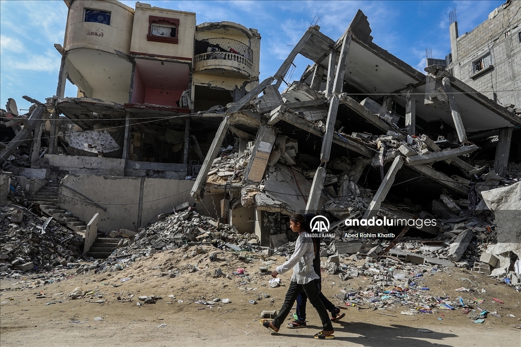 İsrail saldırılarında büyük yıkıma uğrayan Gazze'de günlük yaşam