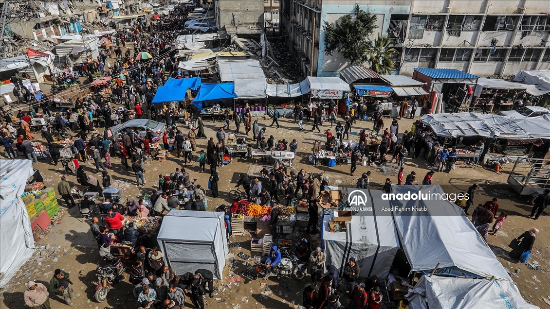 İsrail saldırılarında büyük yıkıma uğrayan Gazze'de günlük yaşam