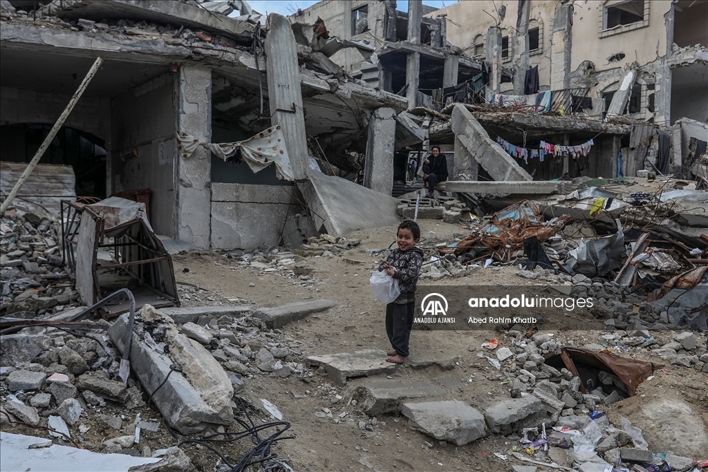 İsrail saldırılarında büyük yıkıma uğrayan Gazze'de günlük yaşam